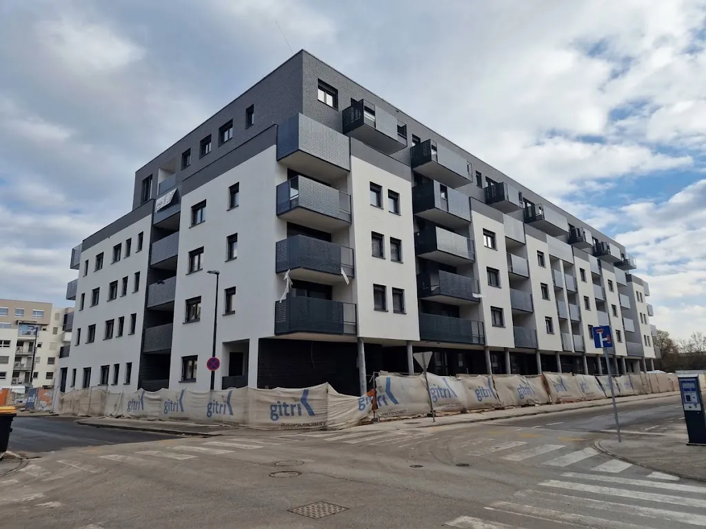 Poslovno stanovanjski objekt B6 Šmartinska ploščad v Ljubljani